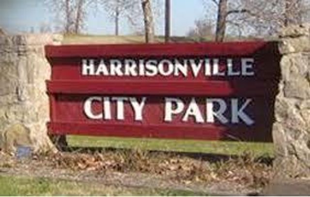 307 N Bradley Street, Harrisonville, MO 64701