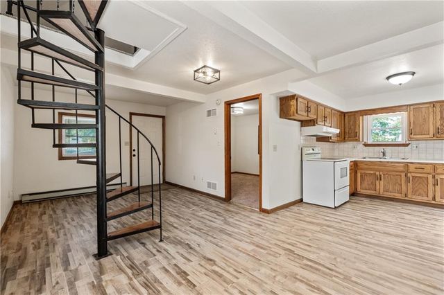 307 N Bradley Street, Harrisonville, MO 64701