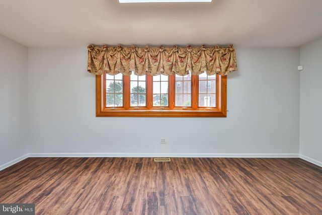 9898 WISTARIA ST, Philadelphia, PA 19115
