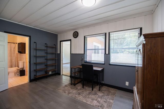 10671 Forest Hills Rd, Forestville, CA 95436