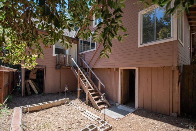 10671 Forest Hills Rd, Forestville, CA 95436