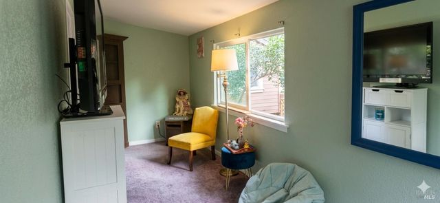 10671 Forest Hills Rd, Forestville, CA 95436