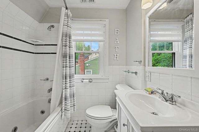72 W Hartsdale Avenue, Hartsdale, NY 10530