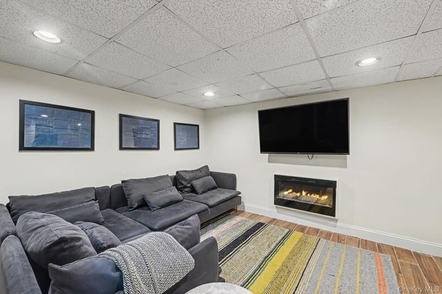 72 W Hartsdale Avenue, Hartsdale, NY 10530