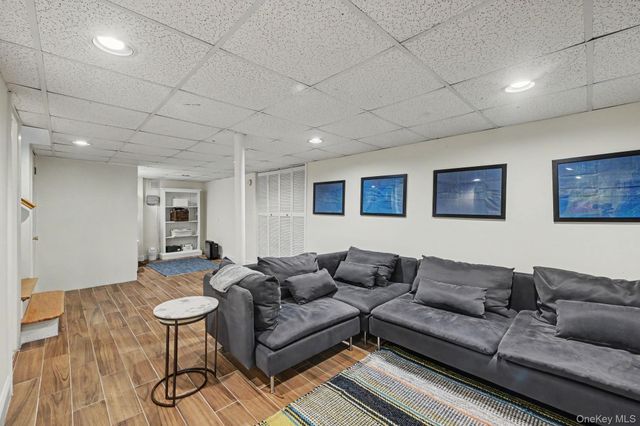 72 W Hartsdale Avenue, Hartsdale, NY 10530