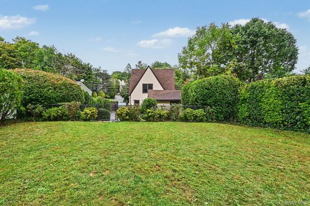 72 W Hartsdale Avenue, Hartsdale, NY 10530