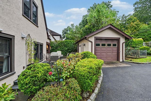 72 W Hartsdale Avenue, Hartsdale, NY 10530