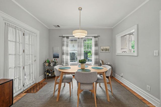 72 W Hartsdale Avenue, Hartsdale, NY 10530