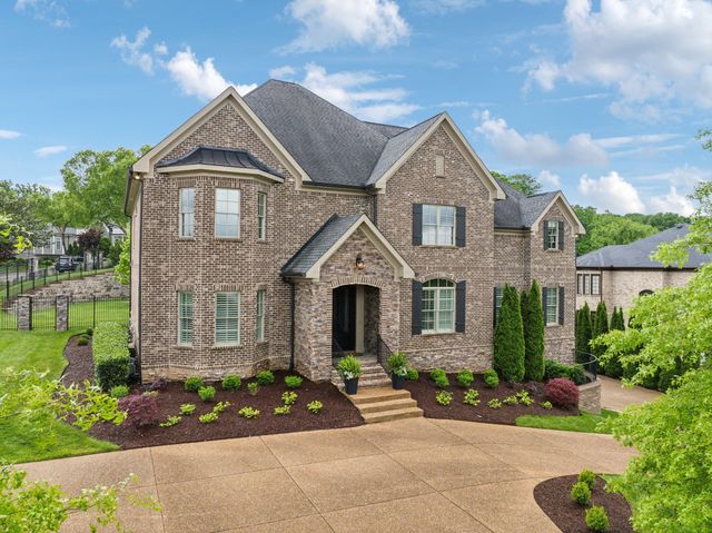 9559 Hampton Reserve Dr, Brentwood, TN 37027