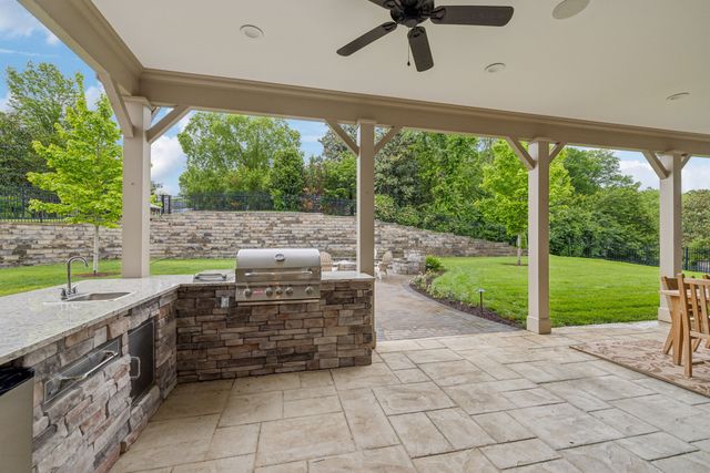 9559 Hampton Reserve Dr, Brentwood, TN 37027