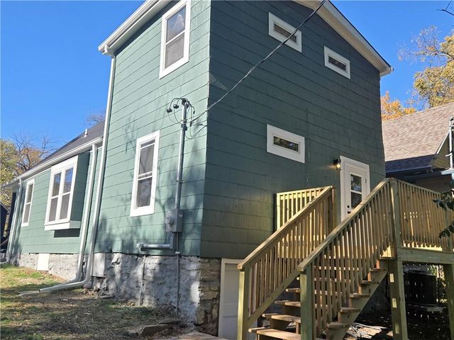 4333 Tracy Avenue, Kansas City, MO 64110