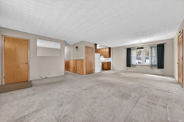 415 N LENFESTY Avenue, Marion, IN 46952