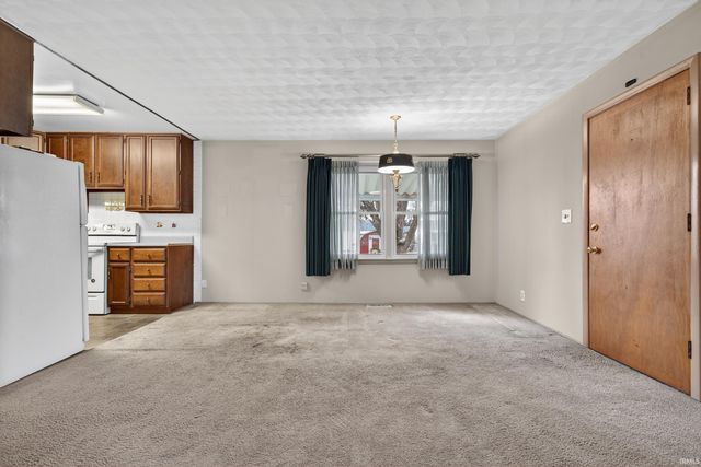 415 N LENFESTY Avenue, Marion, IN 46952