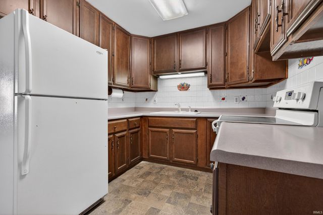 415 N LENFESTY Avenue, Marion, IN 46952