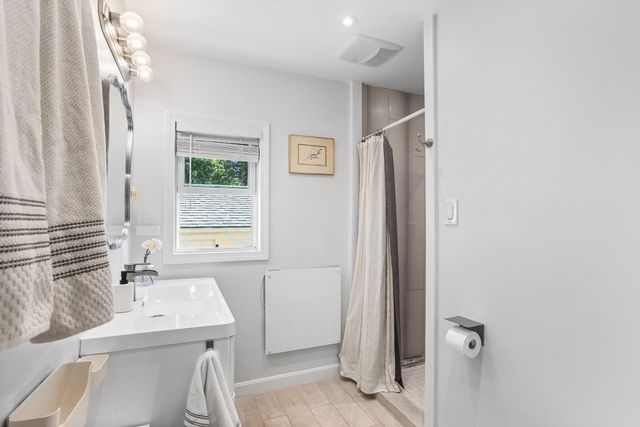 438 Reservoir St, Holden, MA 01520