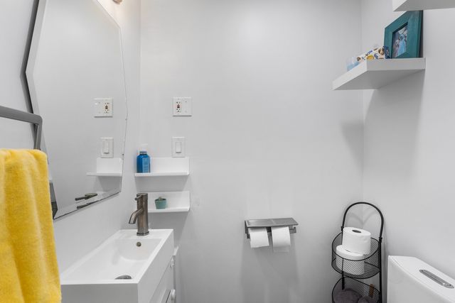 438 Reservoir St, Holden, MA 01520