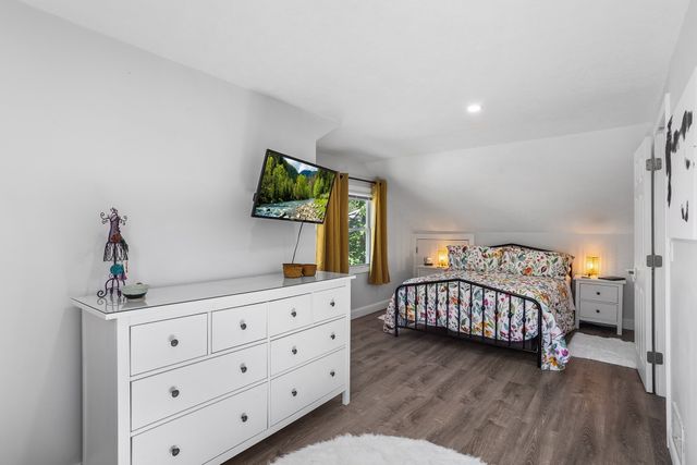 438 Reservoir St, Holden, MA 01520