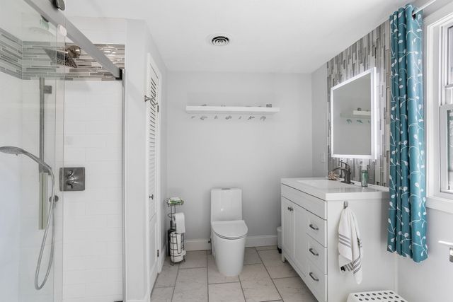 438 Reservoir St, Holden, MA 01520