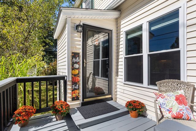 438 Reservoir St, Holden, MA 01520
