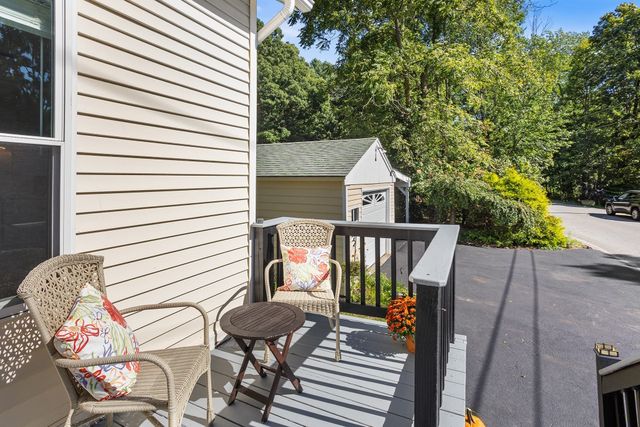 438 Reservoir St, Holden, MA 01520