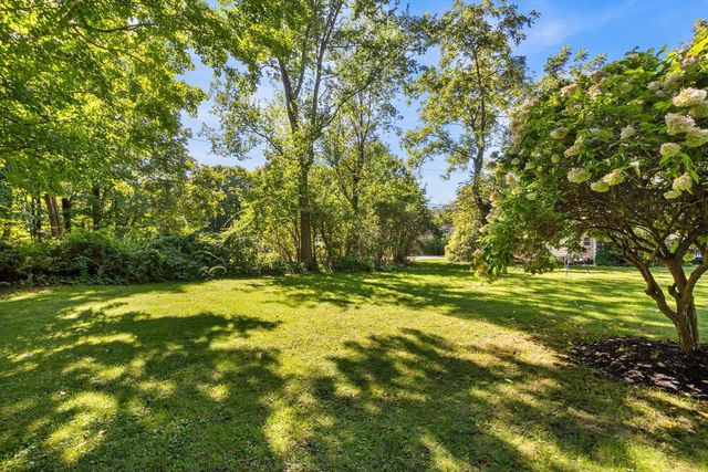 438 Reservoir St, Holden, MA 01520