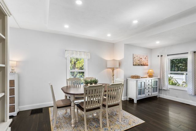 438 Reservoir St, Holden, MA 01520