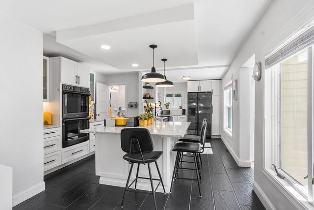 438 Reservoir St, Holden, MA 01520