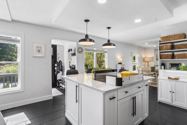 438 Reservoir St, Holden, MA 01520