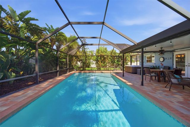 2904 NORWICH DRIVE W, Bradenton, FL 34205