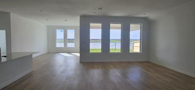 9107 Long Fin Drive, Baytown, TX 77521