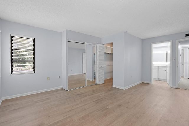 2650 COUNTRYSIDE BOULEVARD B307, Clearwater, FL 33761