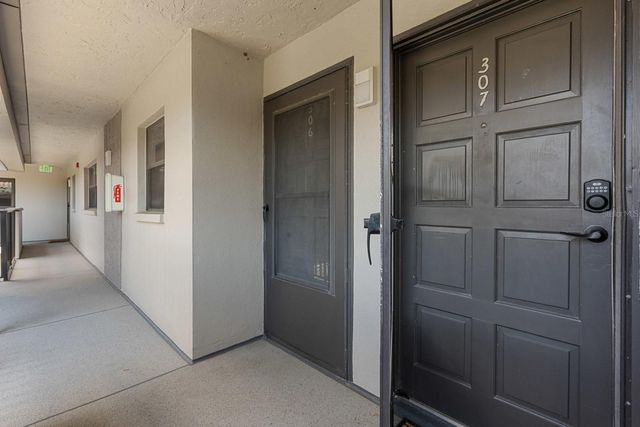 2650 COUNTRYSIDE BOULEVARD B307, Clearwater, FL 33761