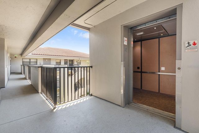 2650 COUNTRYSIDE BOULEVARD B307, Clearwater, FL 33761