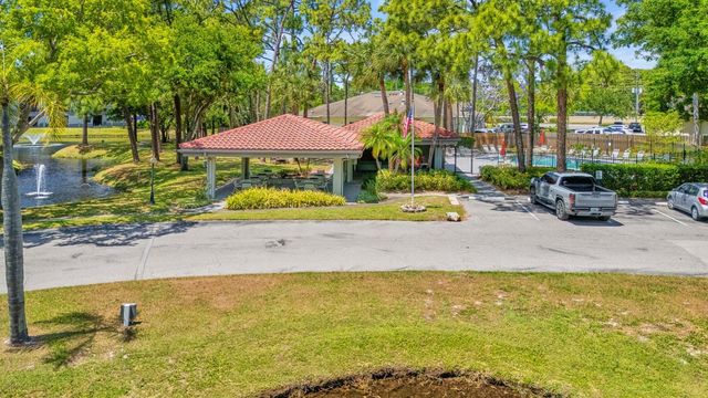 2650 COUNTRYSIDE BOULEVARD B307, Clearwater, FL 33761