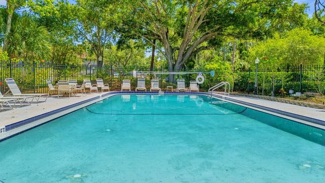 2650 COUNTRYSIDE BOULEVARD B307, Clearwater, FL 33761