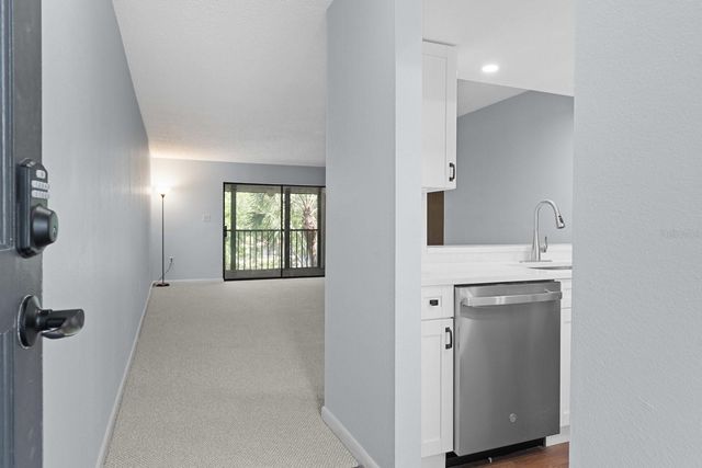 2650 COUNTRYSIDE BOULEVARD B307, Clearwater, FL 33761