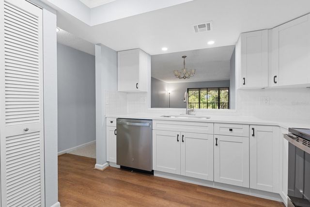 2650 COUNTRYSIDE BOULEVARD B307, Clearwater, FL 33761