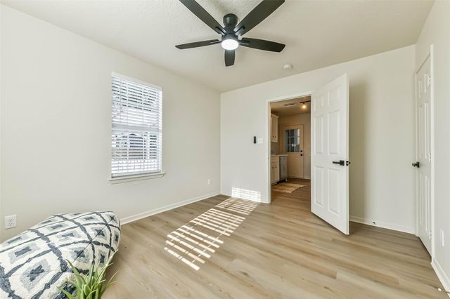 5828 Avenue T, Galveston, TX 77551