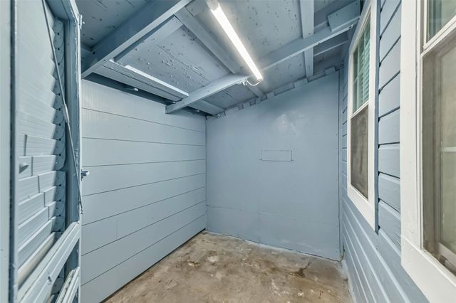 5828 Avenue T, Galveston, TX 77551