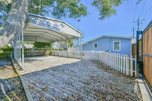 5828 Avenue T, Galveston, TX 77551