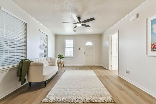 5828 Avenue T, Galveston, TX 77551