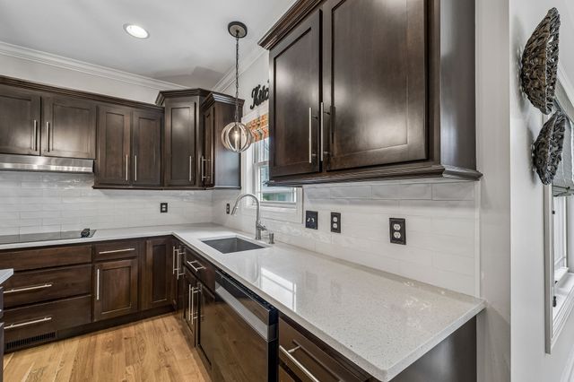 1404 Stewart Creek Rd, Murfreesboro, TN 37129