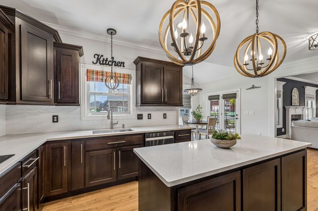 1404 Stewart Creek Rd, Murfreesboro, TN 37129