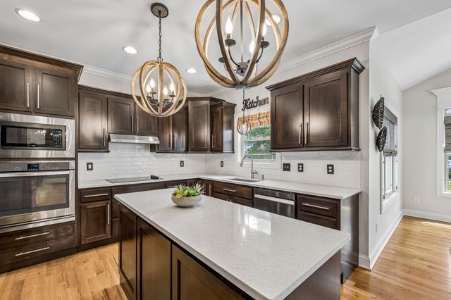 1404 Stewart Creek Rd, Murfreesboro, TN 37129