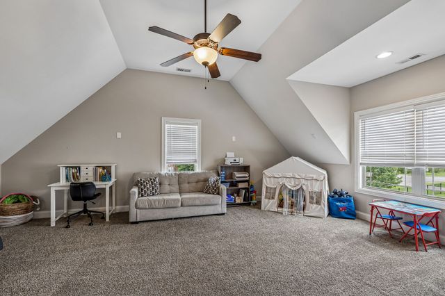 1404 Stewart Creek Rd, Murfreesboro, TN 37129