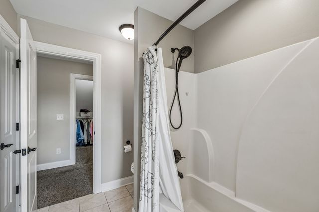1404 Stewart Creek Rd, Murfreesboro, TN 37129