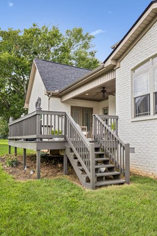 1404 Stewart Creek Rd, Murfreesboro, TN 37129