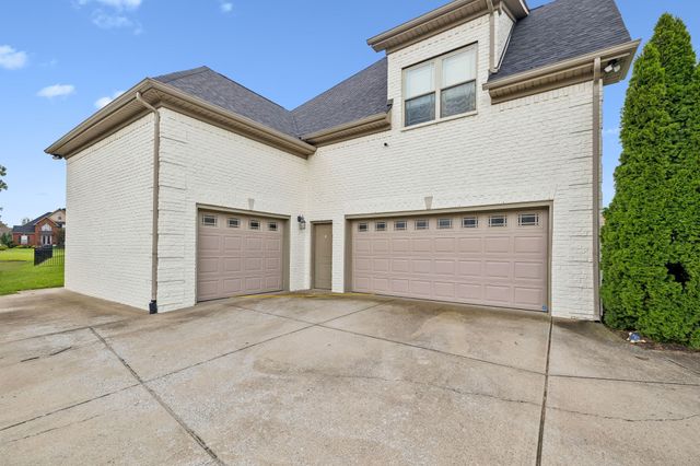1404 Stewart Creek Rd, Murfreesboro, TN 37129