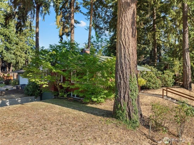 416 Columbia Avenue, Fircrest, WA 98466