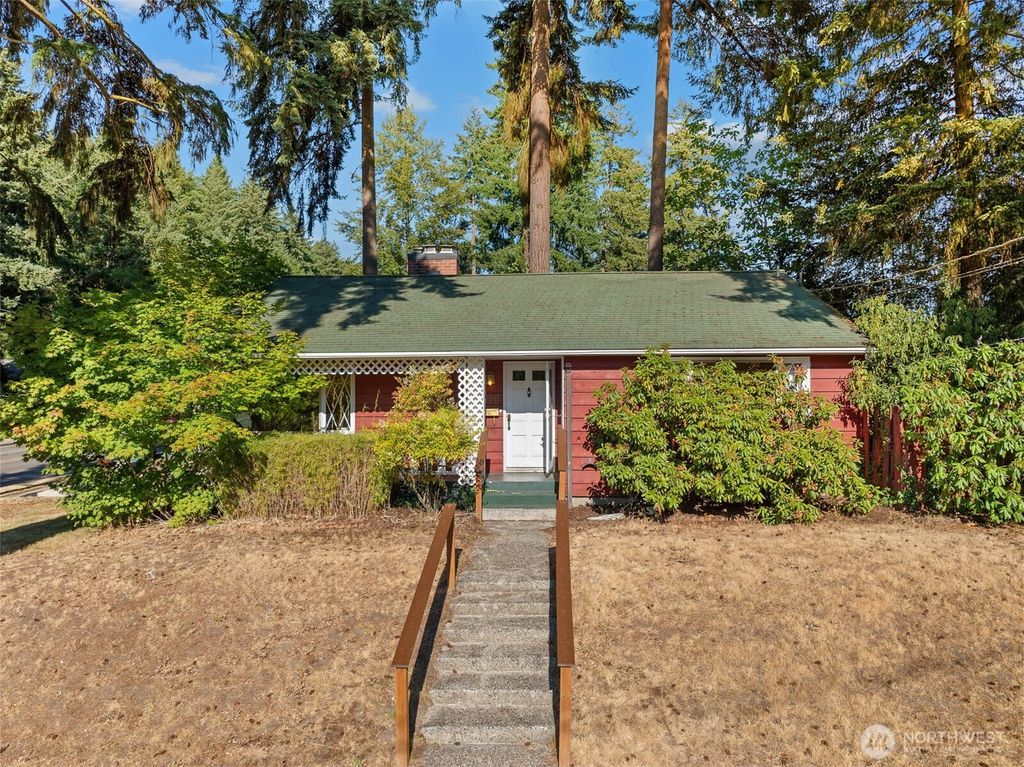 416 Columbia Avenue, Fircrest, WA 98466